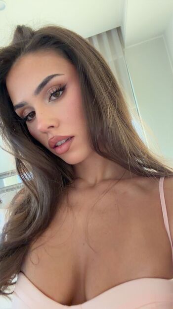 Full leaked Leah halton page private onlyfans photo