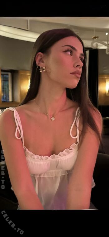 Full leaked Leah halton page private onlyfans photo