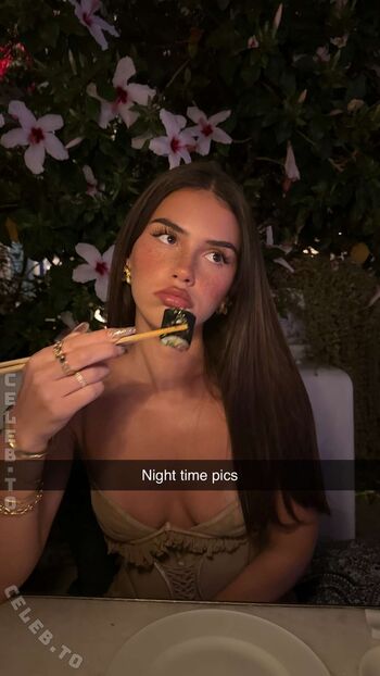 Full leaked Leah halton page private onlyfans photo