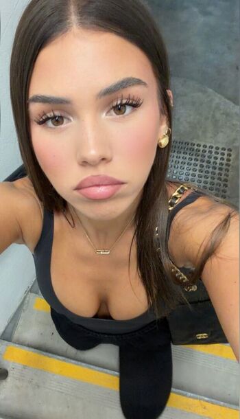 Full leaked Leah halton page private onlyfans photo