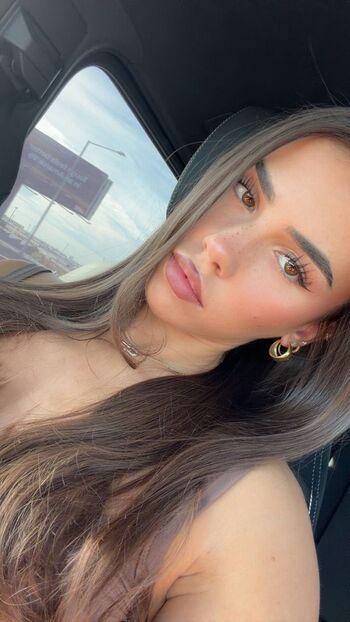 Full leaked Leah halton page private onlyfans photo