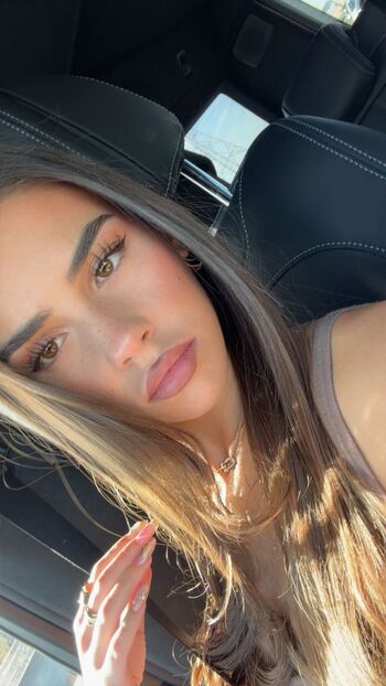 Full leaked Leah halton page private onlyfans photo