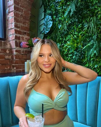 Full leaked Leah linn private onlyfans photo