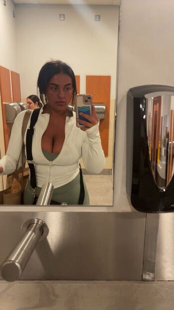 Full leaked Leah treanor private onlyfans photo