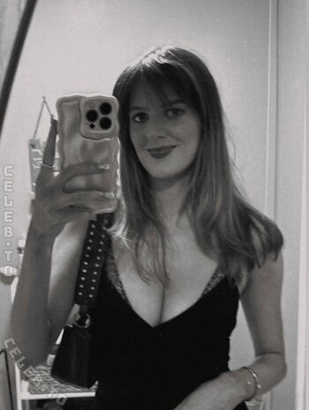 Full leaked Leahrosennamoore private onlyfans photo