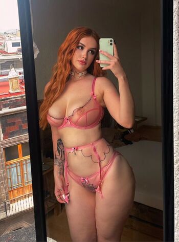 Full leaked Leasta yspeachy private onlyfans photo