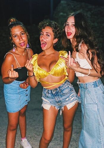 Full leaked Lebanese girls  page private onlyfans photo