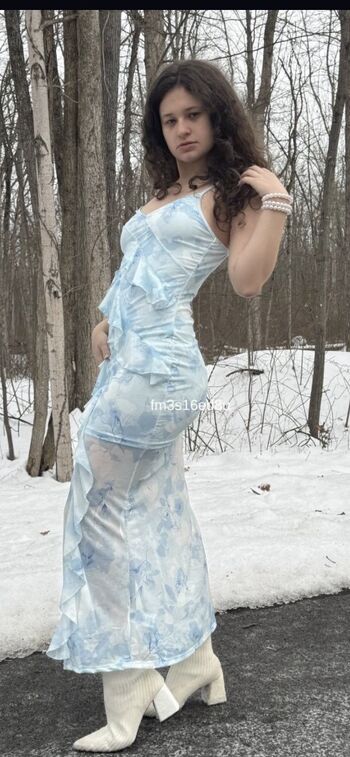 Full leaked Leeseyes private onlyfans photo