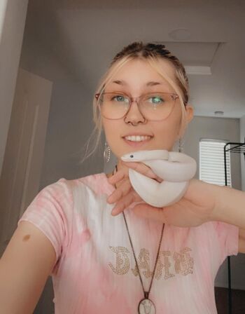 Full leaked Left fordread page private onlyfans photo