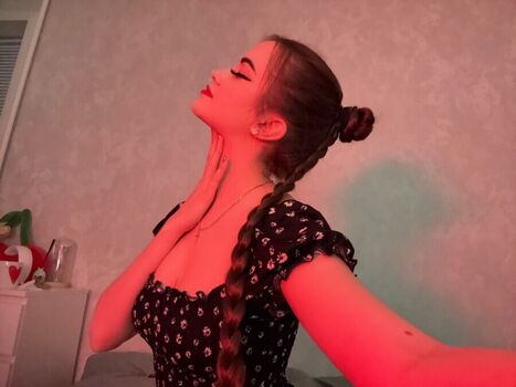 Full leaked Lelyamt private onlyfans photo