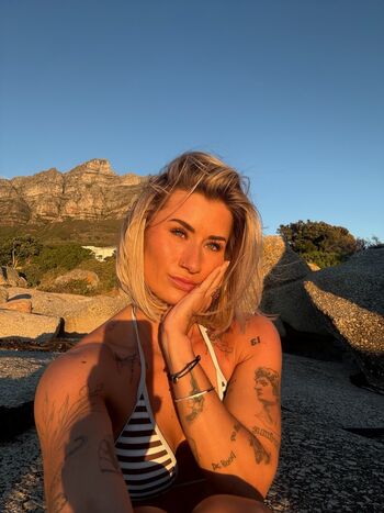 Full leaked Lena ajoy private onlyfans photo