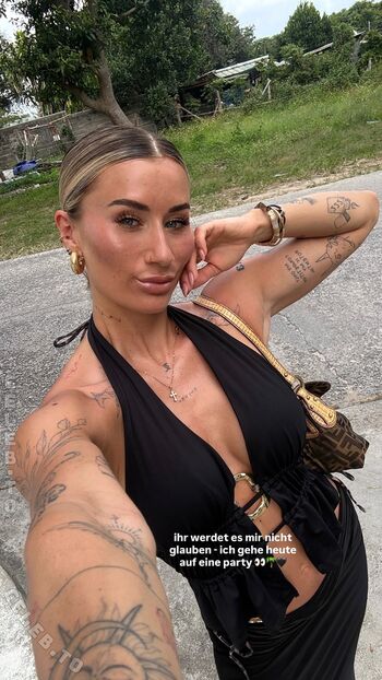 Full leaked Lenaajoy page private onlyfans photo