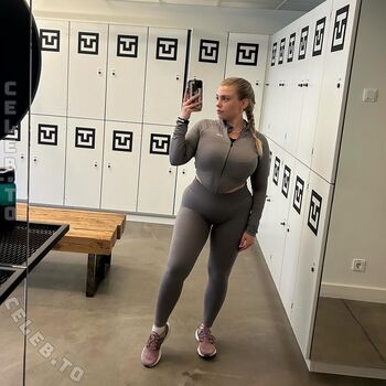 Full leaked Lenadenisee private onlyfans photo