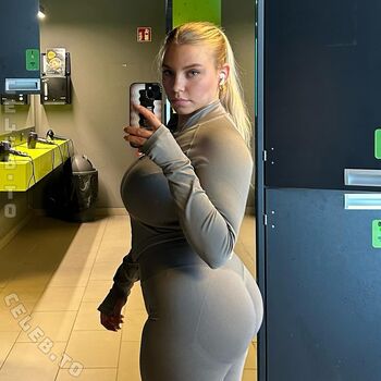 Full leaked Lenadenisee private onlyfans photo