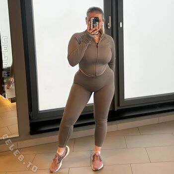 Full leaked Lenadenisee private onlyfans photo