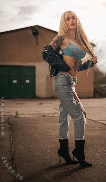 Full leaked Lenaxfz private onlyfans photo