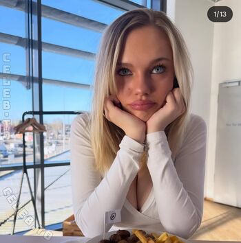 Full leaked Leni bahr page private onlyfans photo