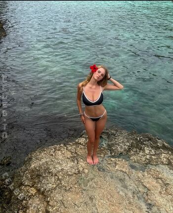 Full leaked Leni dnz private onlyfans photo