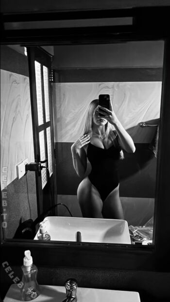 Full leaked Leni sfh private onlyfans photo