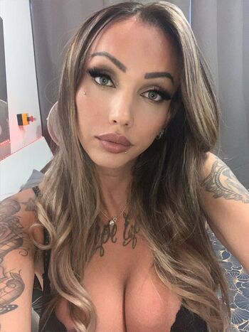 Full leaked Leona andrev private onlyfans photo