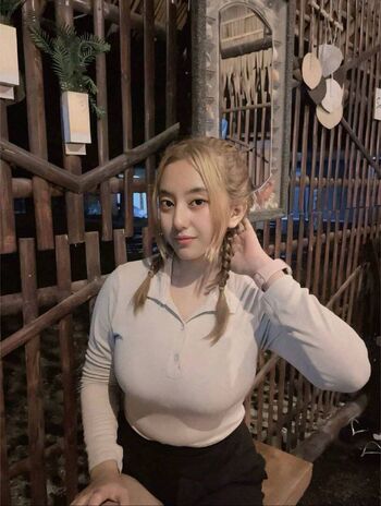 Full leaked Leona khanza private onlyfans photo