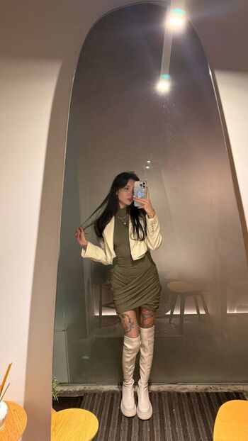 Full leaked Leonesan private onlyfans photo