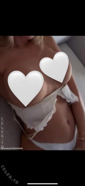 Full leaked Leoniesia private onlyfans photo