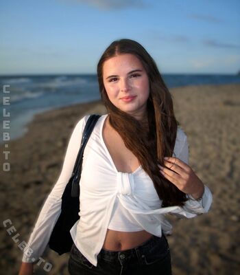 Full leaked Leonih page private onlyfans photo