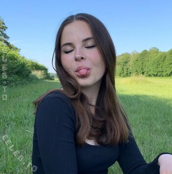 Full leaked Leonih page private onlyfans photo