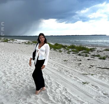 Full leaked Leonih page private onlyfans photo