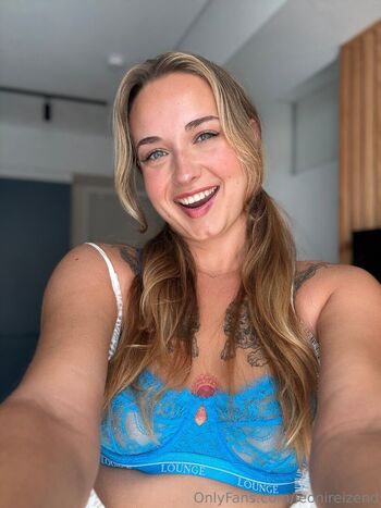 Full leaked Leonireizend private onlyfans photo