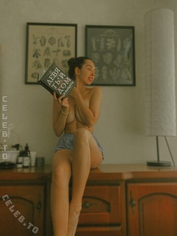 Full leaked Leratlerat private onlyfans photo