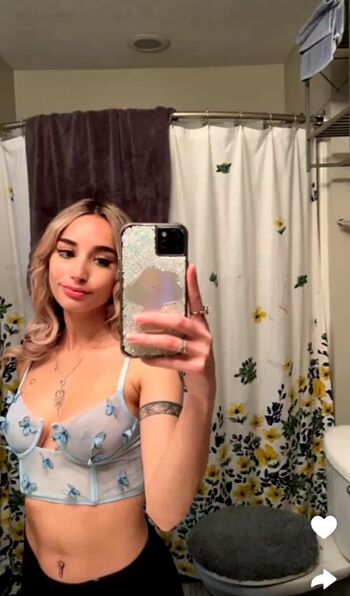 Full leaked Lesliie garciia private onlyfans photo