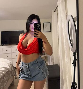 Full leaked Leslyahdz private onlyfans photo