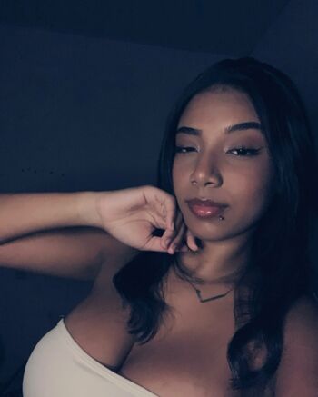 Full leaked Leticiafzx private onlyfans photo