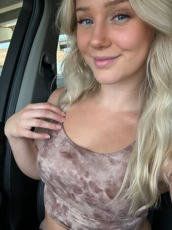 Full leaked Lexi lluv private onlyfans photo