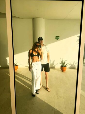 Full leaked Lexie hull private onlyfans photo