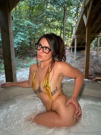 Full leaked Lexxirose private onlyfans photo