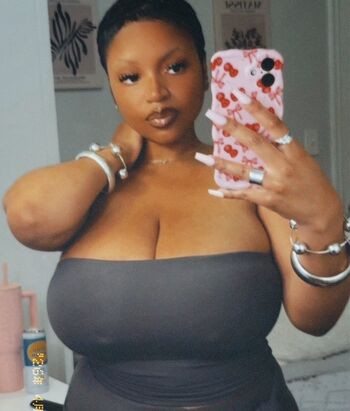 Full leaked Lifeeofjanaeee private onlyfans photo
