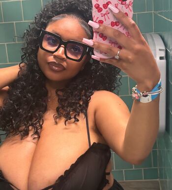 Full leaked Lifeeofjanaeee private onlyfans photo