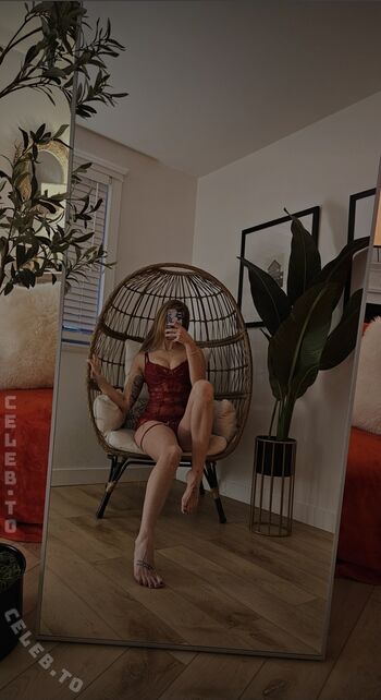 Full leaked Lil hanne private onlyfans photo