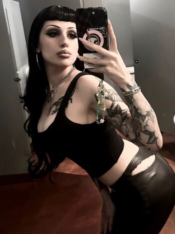 Full leaked Lilbatty private onlyfans photo