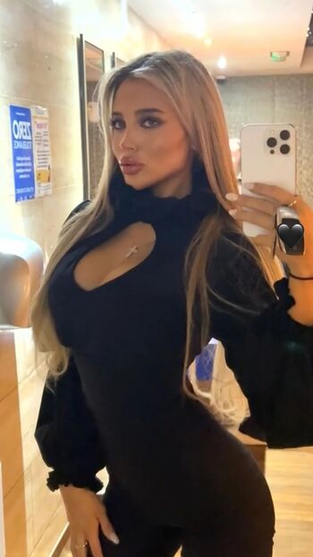 Full leaked Lilli c private onlyfans photo