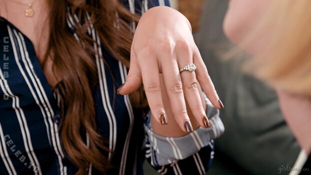 Full leaked Lilly bell page private onlyfans photo