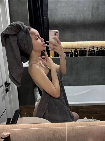 Full leaked Lilolendis private onlyfans photo