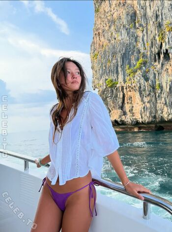 Full leaked Lily chee page private onlyfans photo