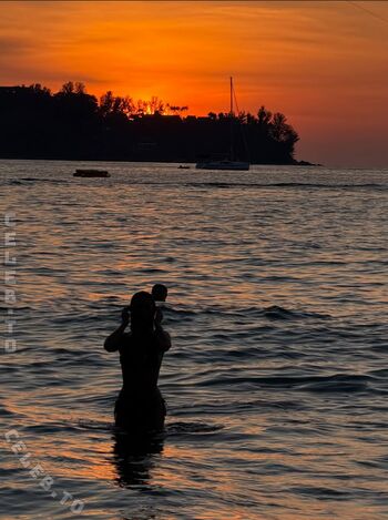 Full leaked Lily chee page private onlyfans photo