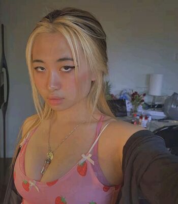 Full leaked Lilyavrilj private onlyfans photo