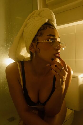 Full leaked Linapvuwu private onlyfans photo