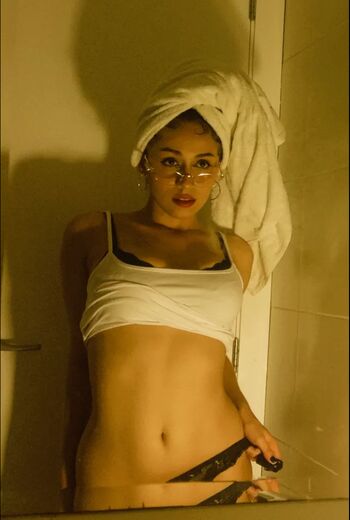 Full leaked Linapvuwu private onlyfans photo